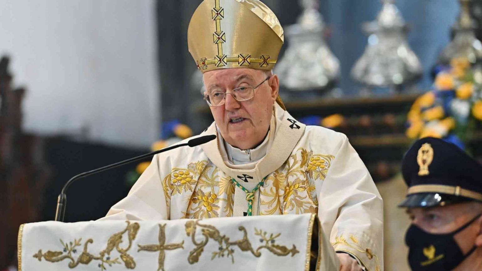 I 12 anni di monsignor Nosiglia a Torino: giovani, lavoro e Sindone