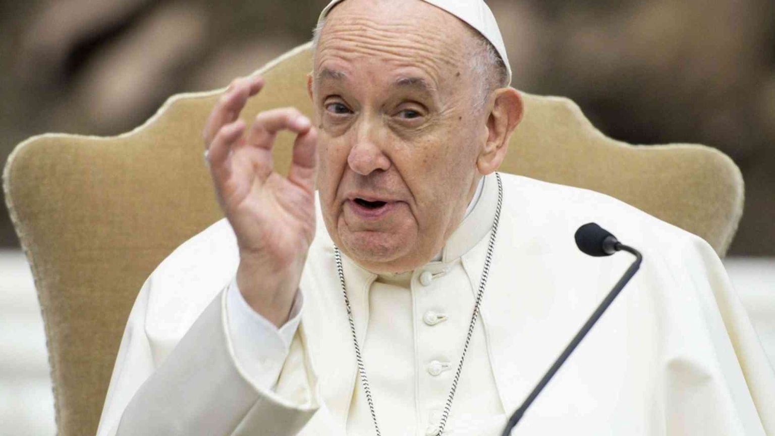 Il Papa alle persone Lgbt: Dio non rinnega nessun figlio