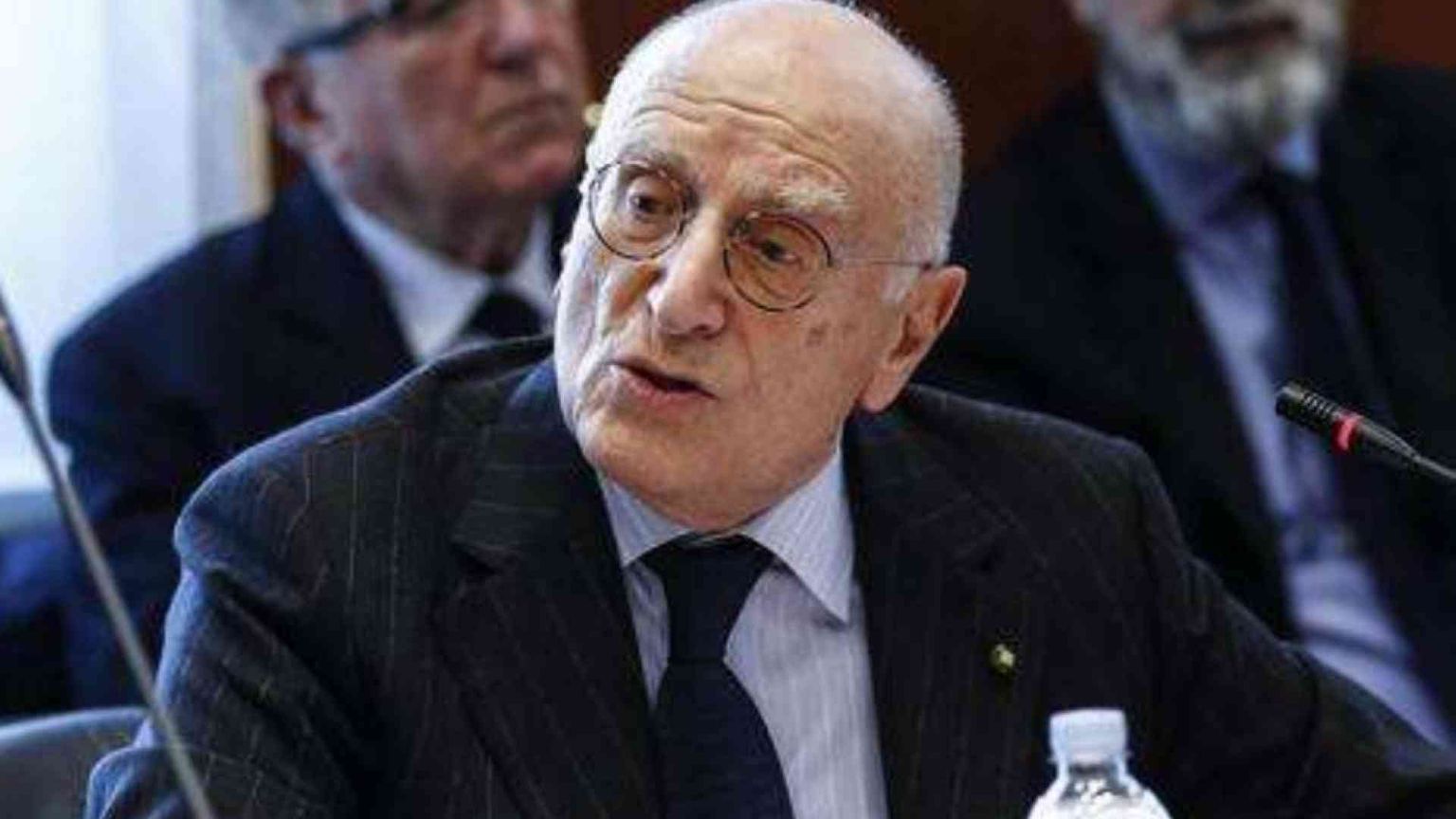 Ora un’iniziativa diplomatica di Francia, Germania e Italia