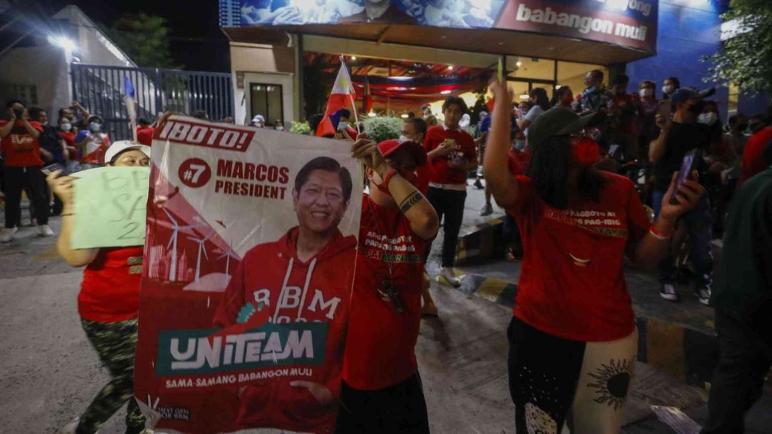 Dopo 36 anni, le Filippine ritornano all'era Marcos