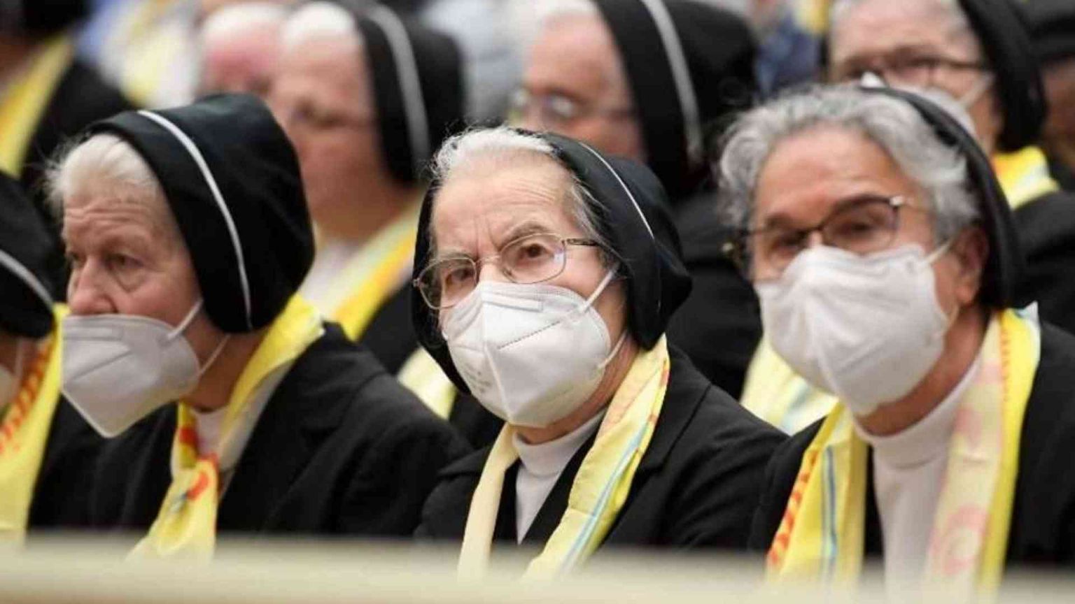 Il Papa alle suore: vivete il servizio senza rassegnazione