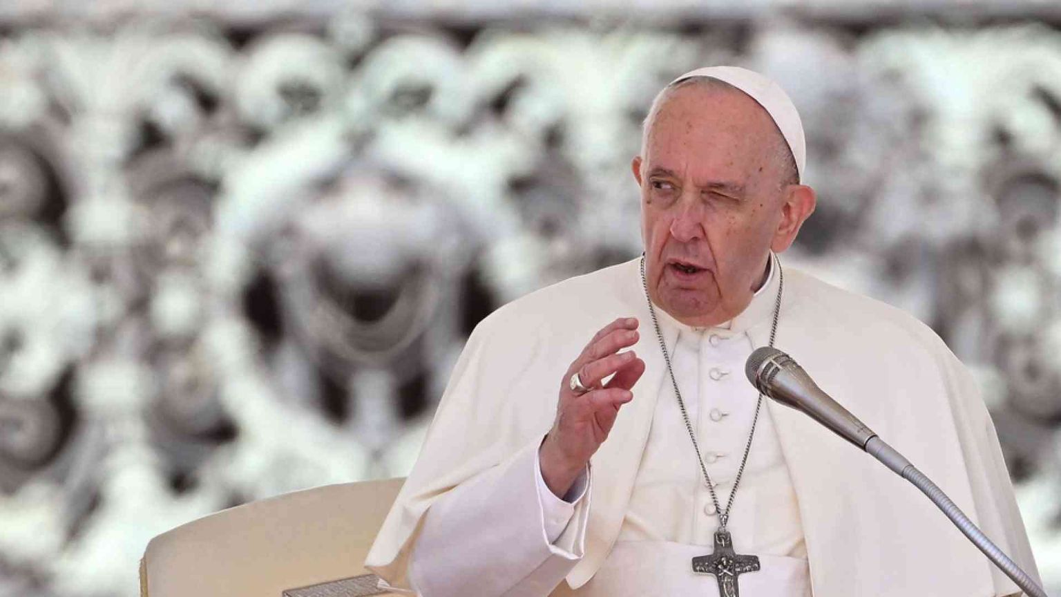 Papa: nube oscura sull'Europa, la Santa Sede lavora per soluzione ai conflitti