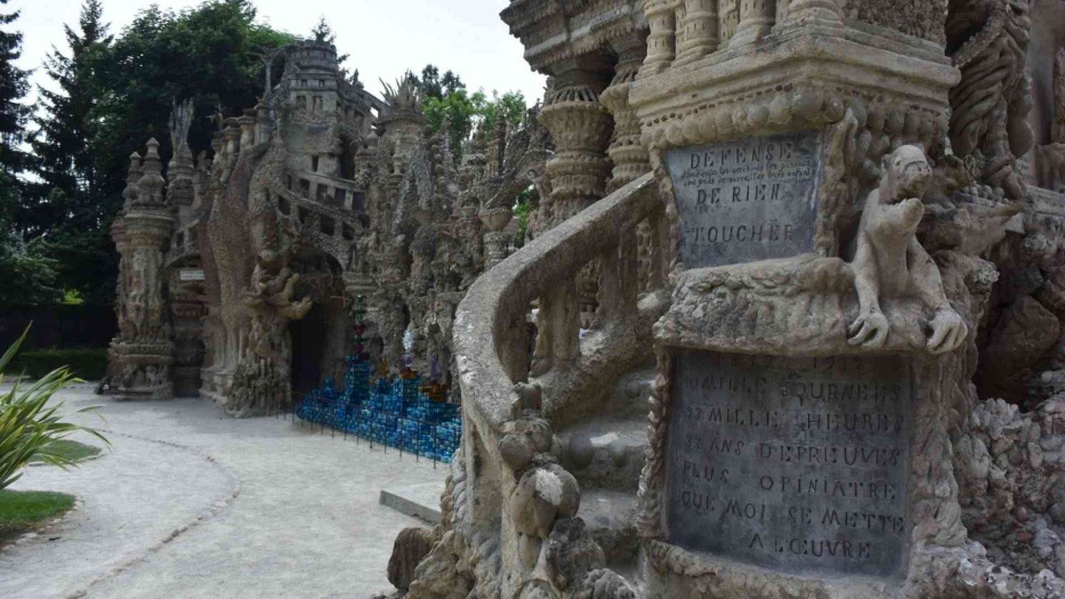 Il "Palazzo Ideale" del postino Cheval compie 110 anni. E la sfida continua...