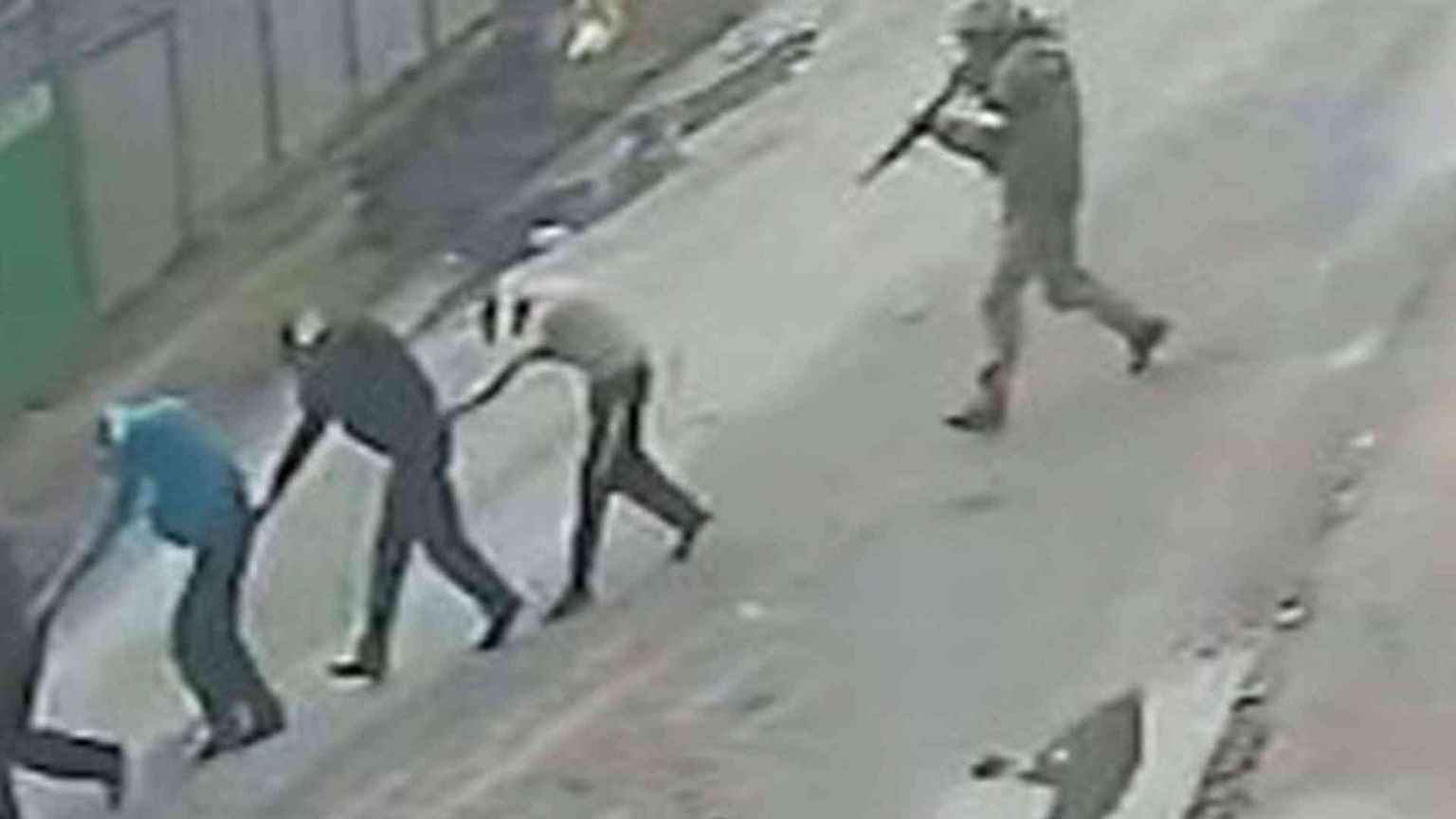 Esecuzioni di civili a Bucha: le prove nei video delle telecamere di sicurezza