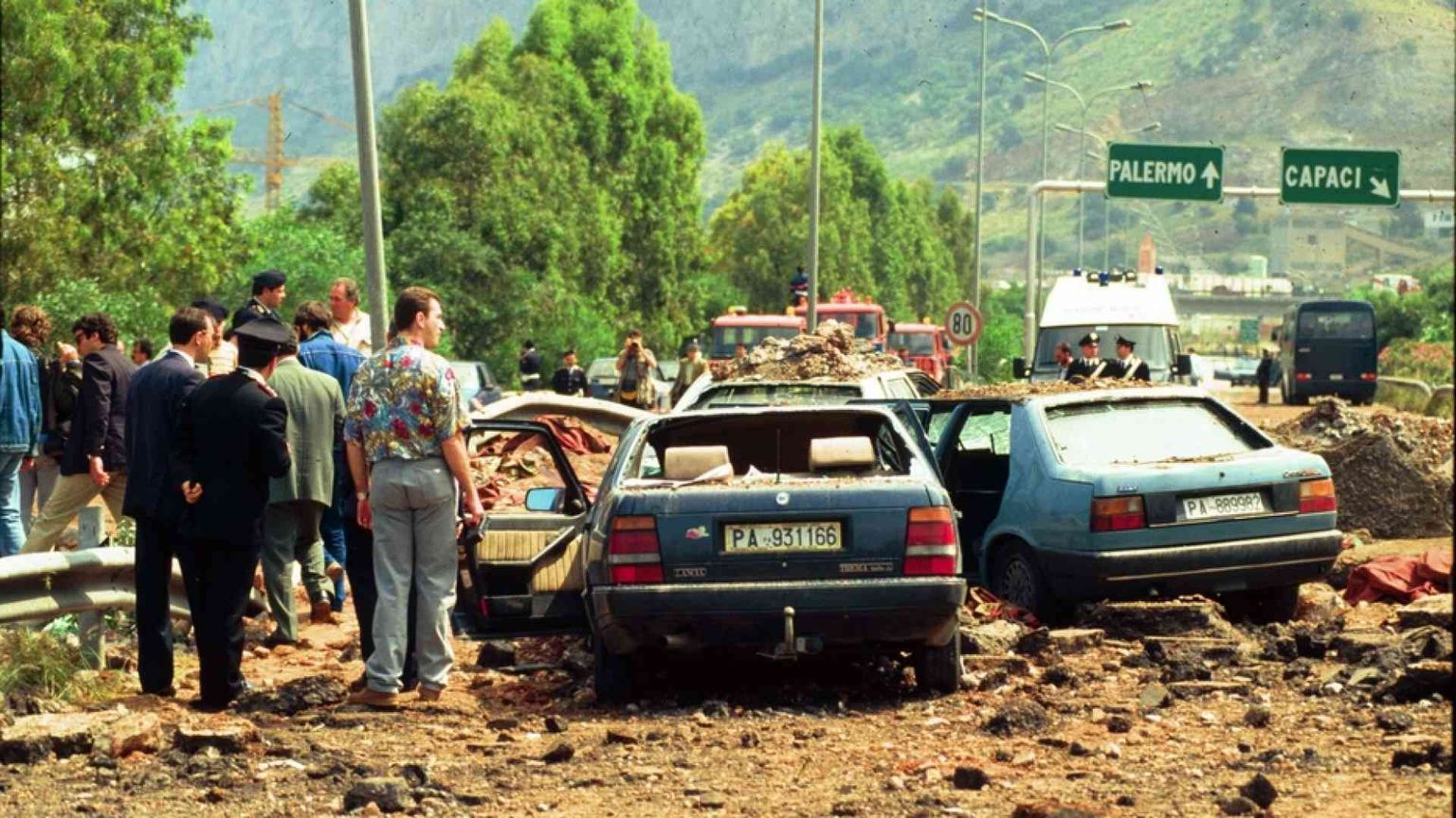 Nel bunker di Falcone e Borsellino: «Qui Palermo ritrova la memoria»