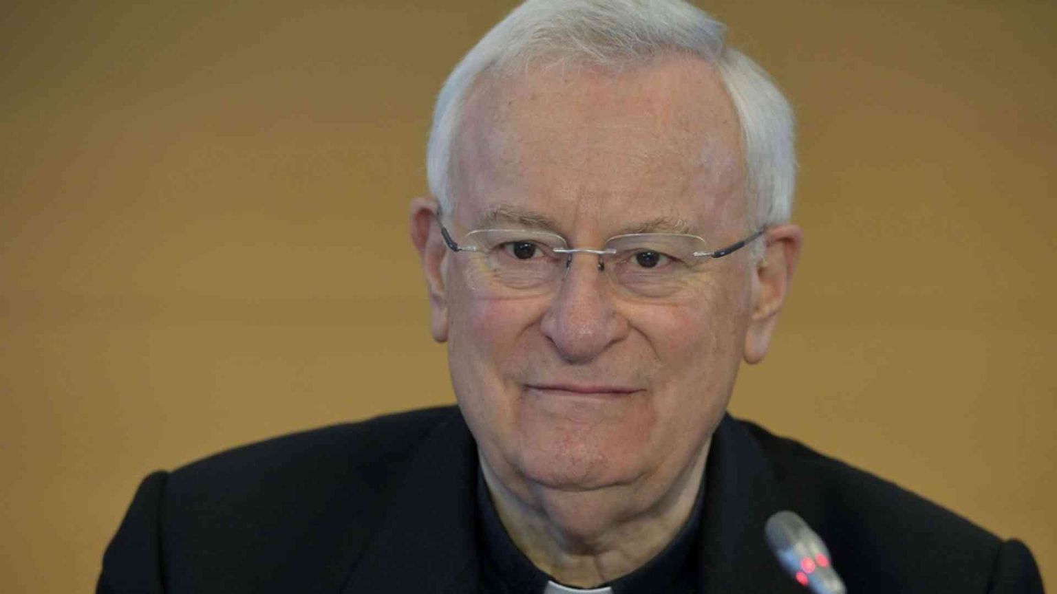 Bassetti si congeda: grato al Papa. La Chiesa disturbi politica per i poveri