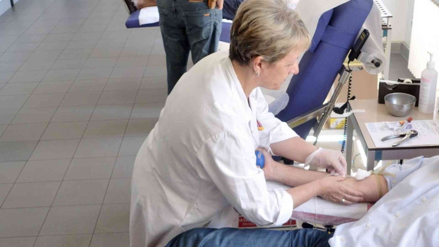 Sangue, le donazioni tornano a crescere dopo 10 anni: «Una risorsa»