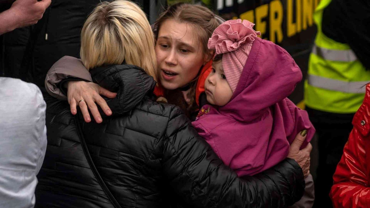 Londra cambia le regole e lascia fuori dalla porta 500 minori soli dall'Ucraina