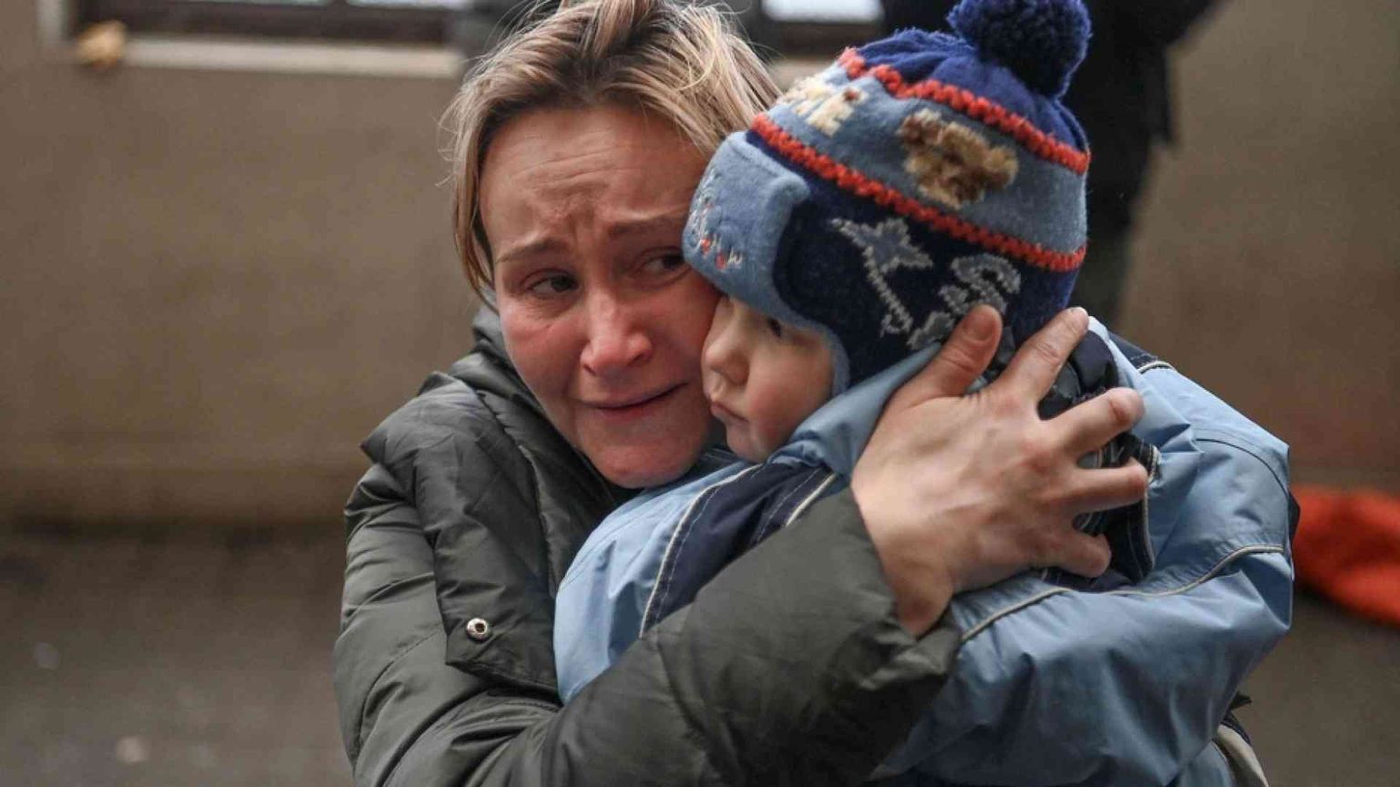 L'adozione dei bambini della guerra: troppi dubbi nell'editto emanato da Putin