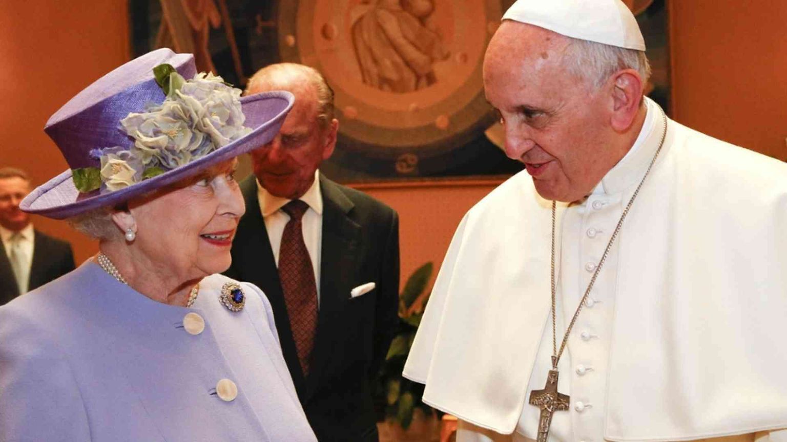 Gli auguri del Papa alla Regina Elisabetta II per i 70 anni di regno