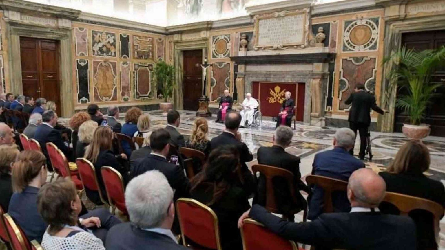 Il Papa: tagli alla sanità sono un oltraggio all’umanità