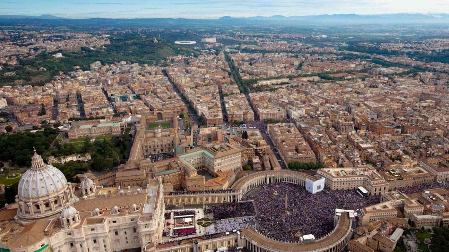 La «riforma» diventa effettiva. Così cambia la Curia Romana