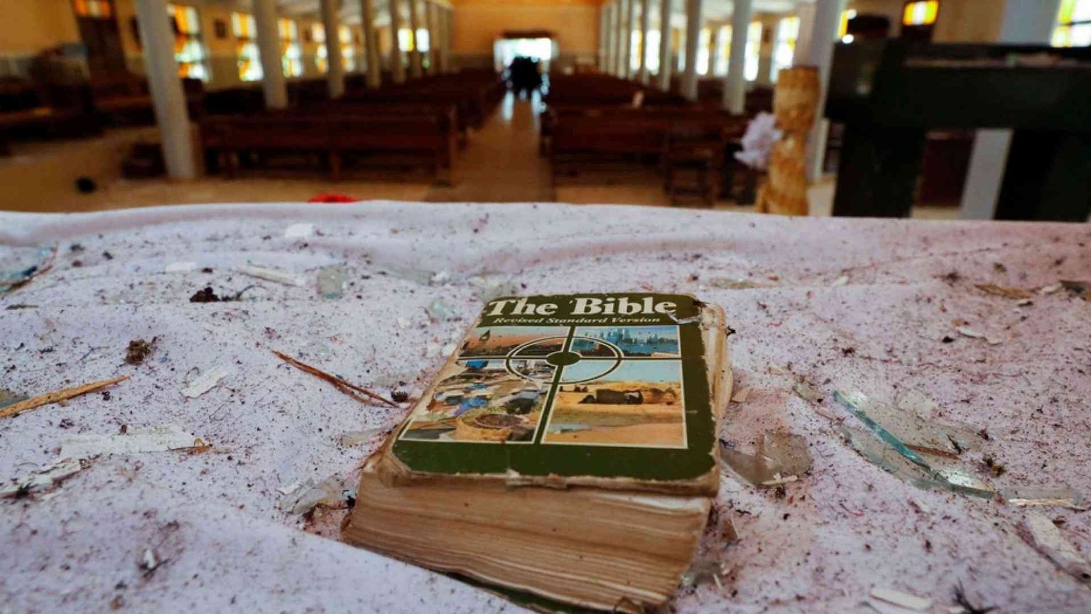 Strage in chiesa, il bilancio è di 21 morti. Il Papa: violenza indicibile