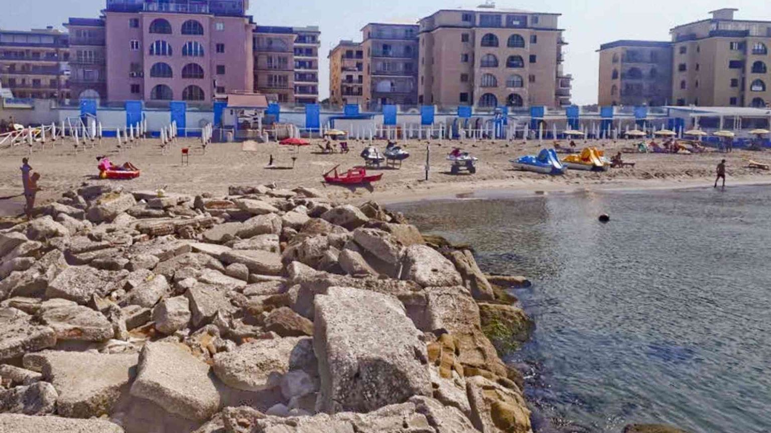 La storia di Said morto dopo aver salvato due bimbi in mare