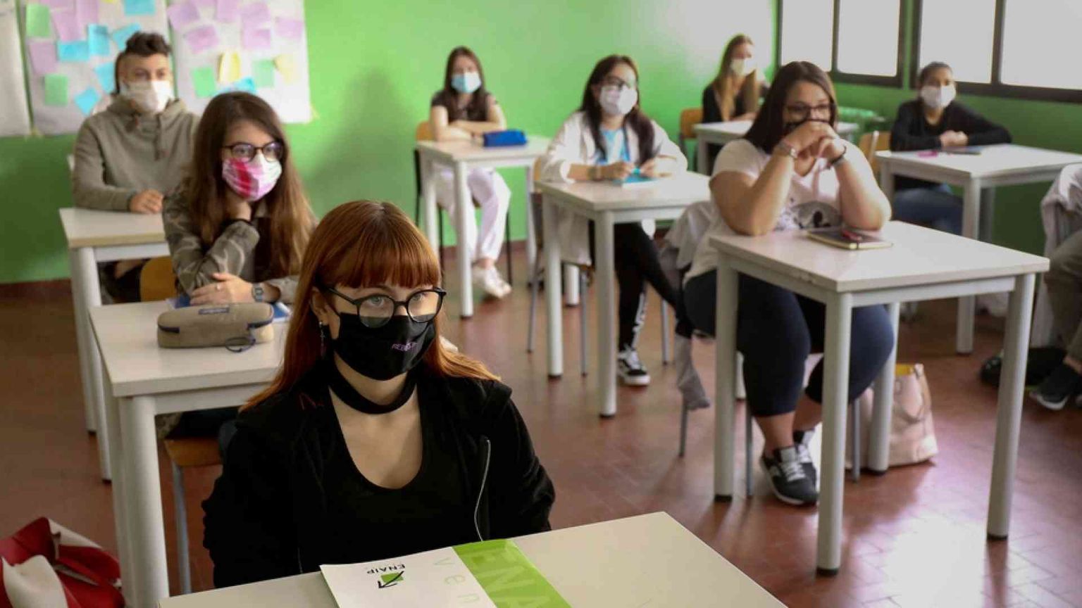 Niente obbligo di mascherina ai seggi, esami di maturità con la Ffp2
