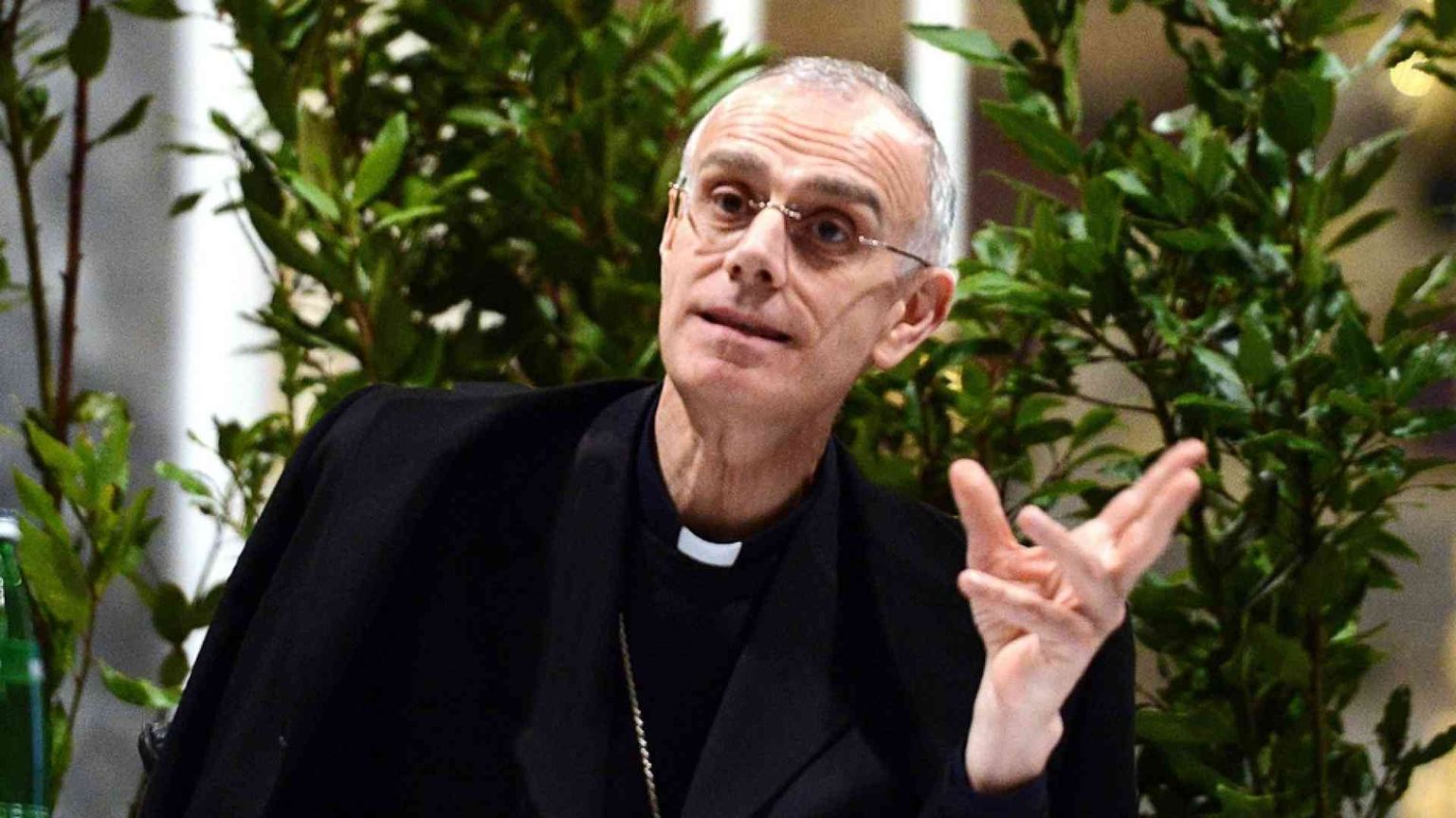 Il vescovo Raspanti: «Va combattuto il clima di sfiducia»