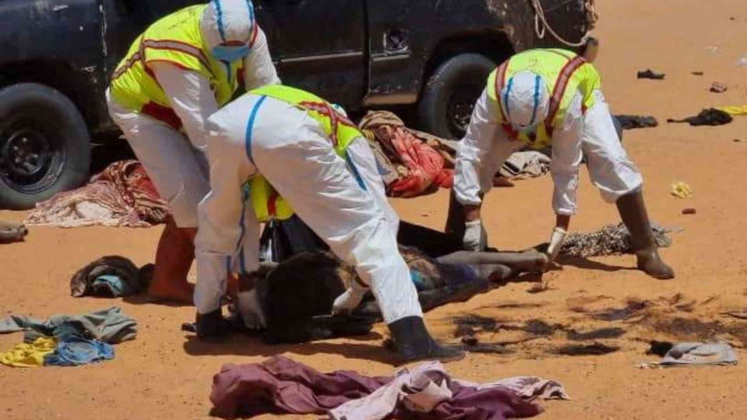 I corpi di 20 migranti nel deserto della Libia: morti di sete da 14 giorni