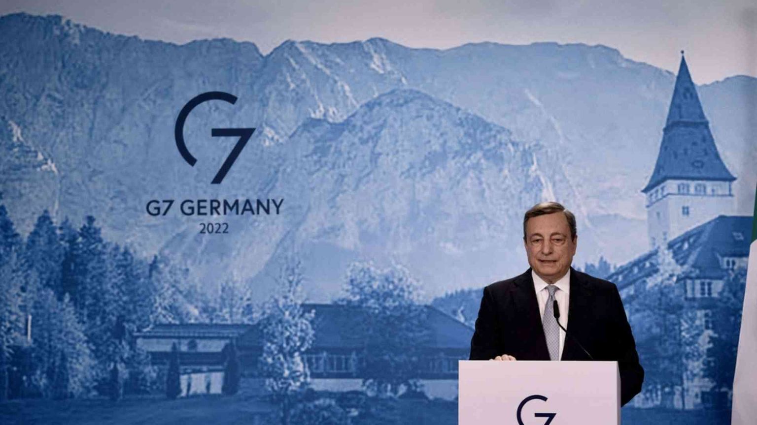 Draghi, scontro con Mosca. «Putin non ci sarà». «Non decide lui»