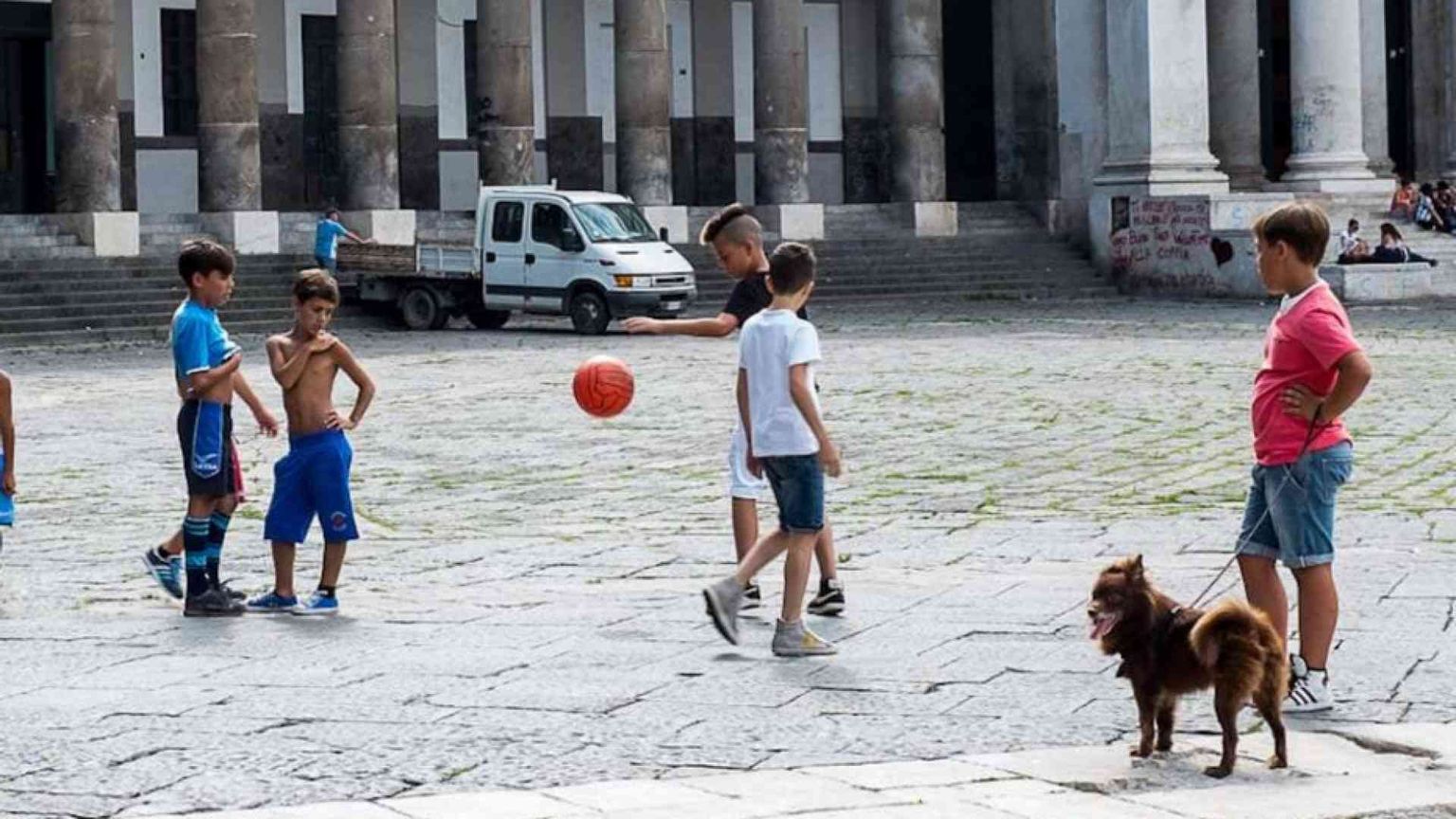 I bambini che lasciano scuola è emergenza sociale