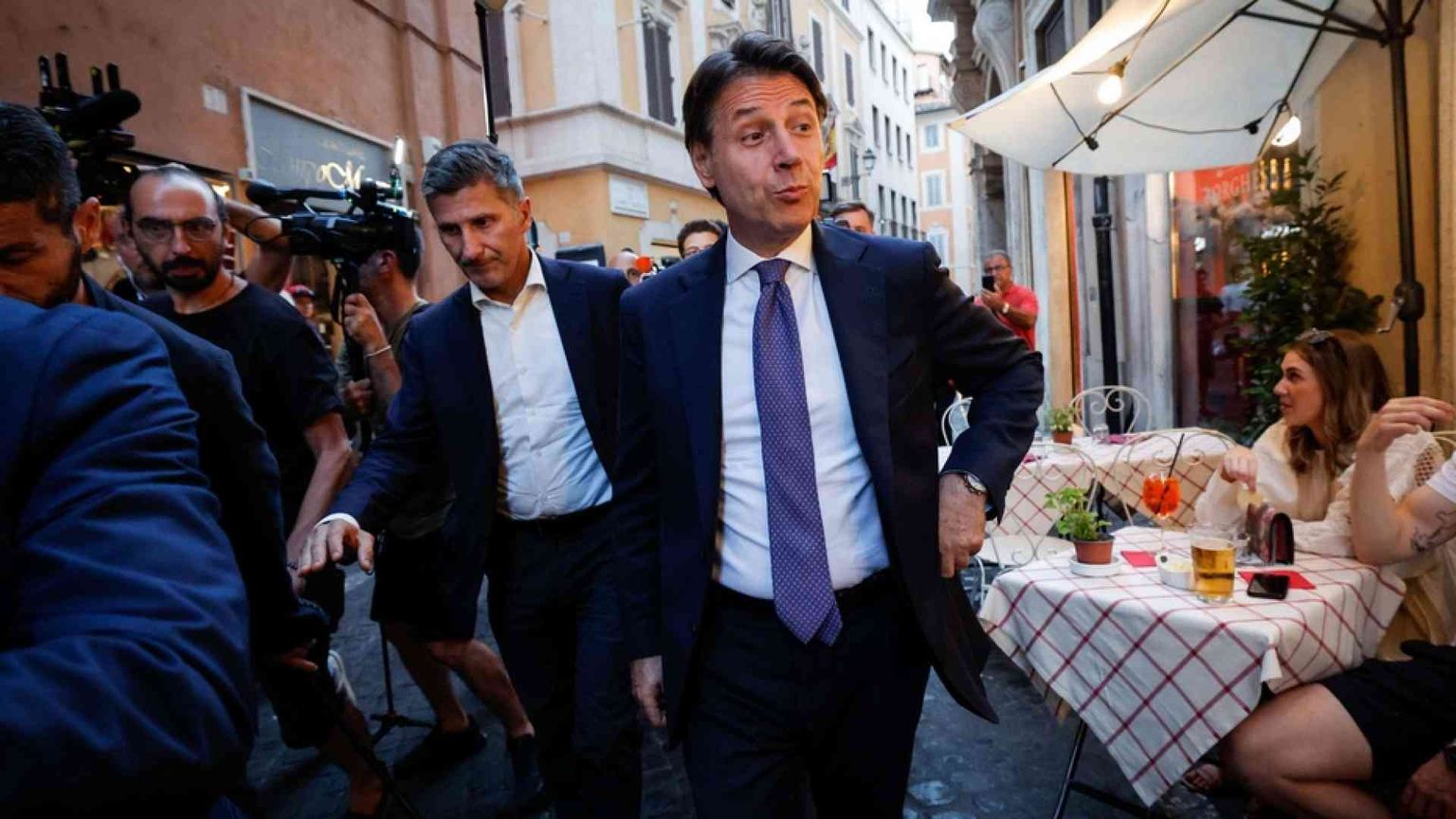 Cinque stelle, dal salario al bonus, i 9 punti del «profondo disagio»