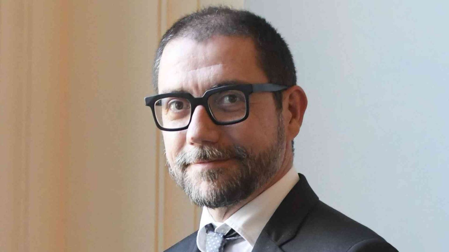 In parlamento non si giochi a dare la caccia al povero