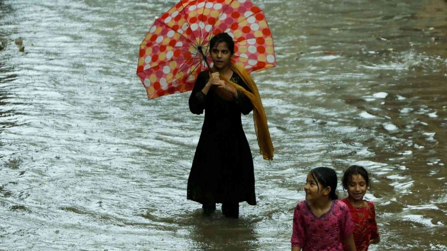 Pakistan, i monsoni uccidono almeno 282 persone e ne feriscono oltre 200