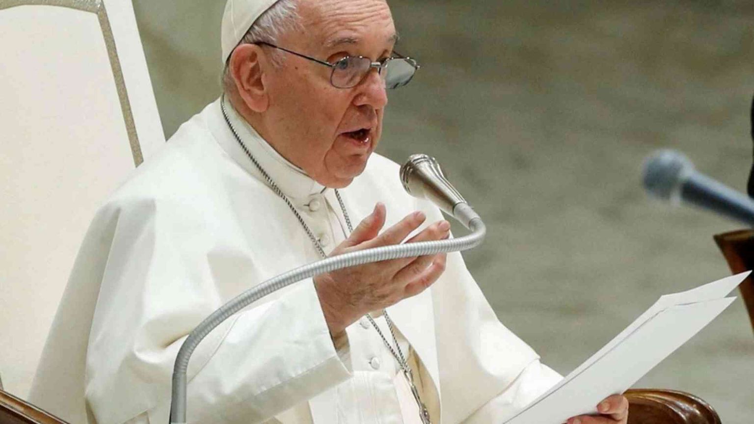 Il Papa: in Canada per mettere la faccia davanti a dolori e peccati