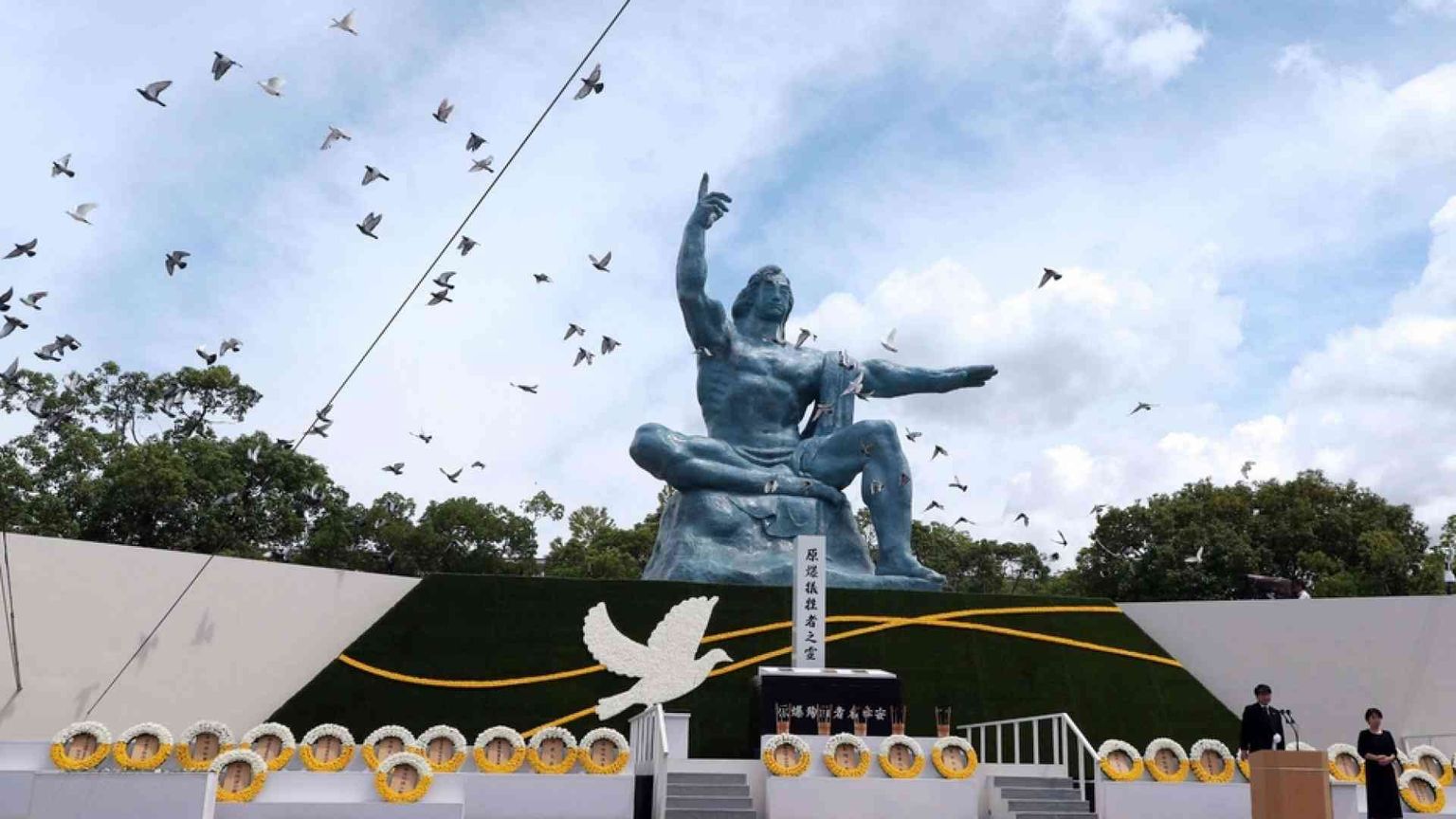 L’appello ai candidati: «Fuori la guerra dal diritto»