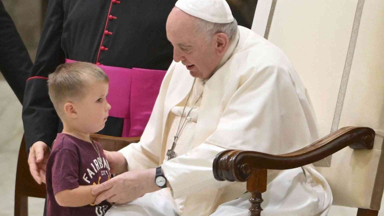 Il Papa: l’alleanza dei vecchi e dei bambini salverà l'umanità