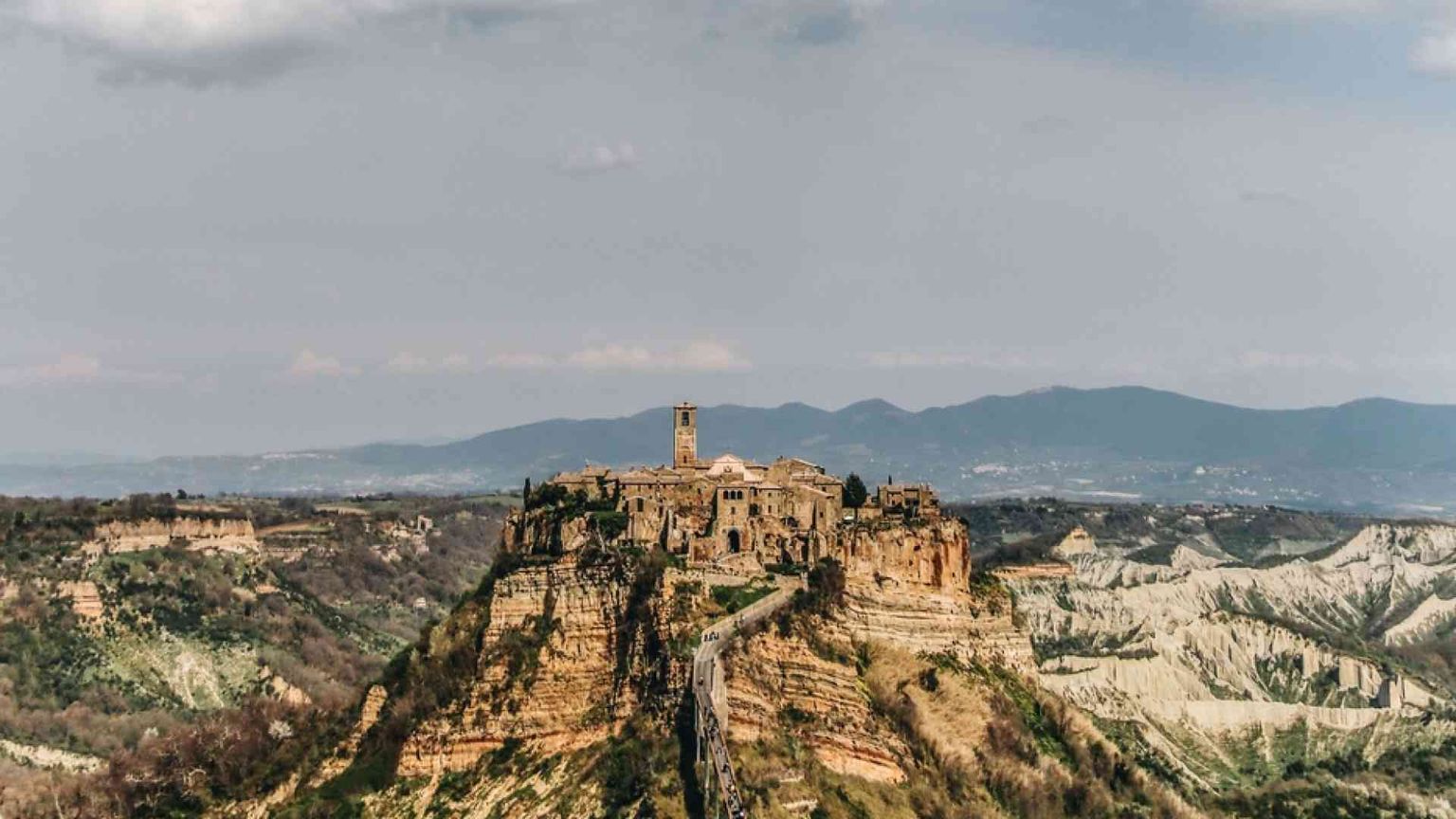 Abbasso i "borghi", evviva i paesi: solo così si salva l'Italia interna