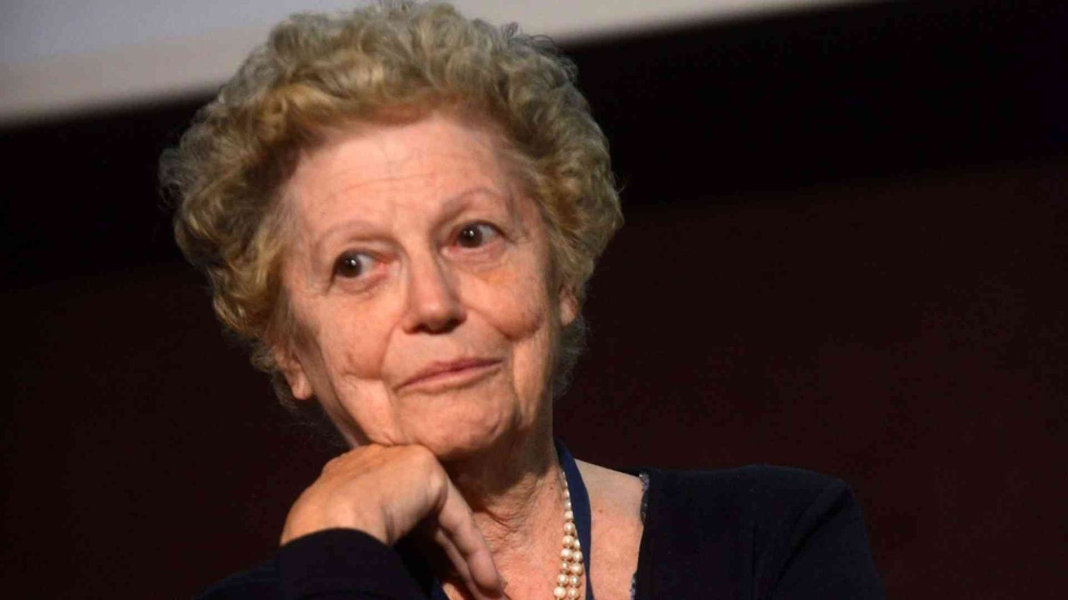 Ercoli-Finzi:«Io, signora delle comete nel bosco contemplo il cielo»