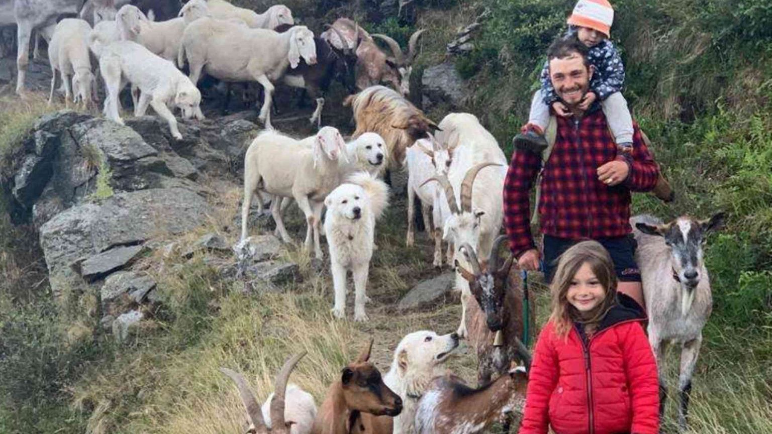 La famiglia dei pastori felici. «I pascoli? La nostra casa»