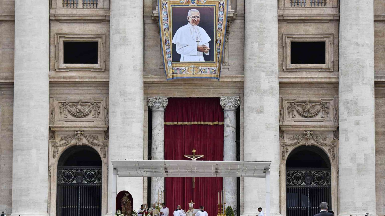 Giovanni Paolo I è beato. "Volto di una Chiesa lieta e non arcigna"