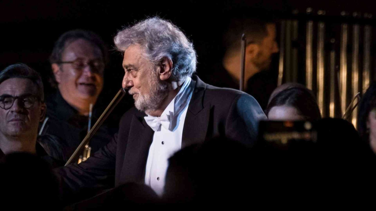 Placido Domingo scrive una lettera all'Arena: «Chiedo scusa»