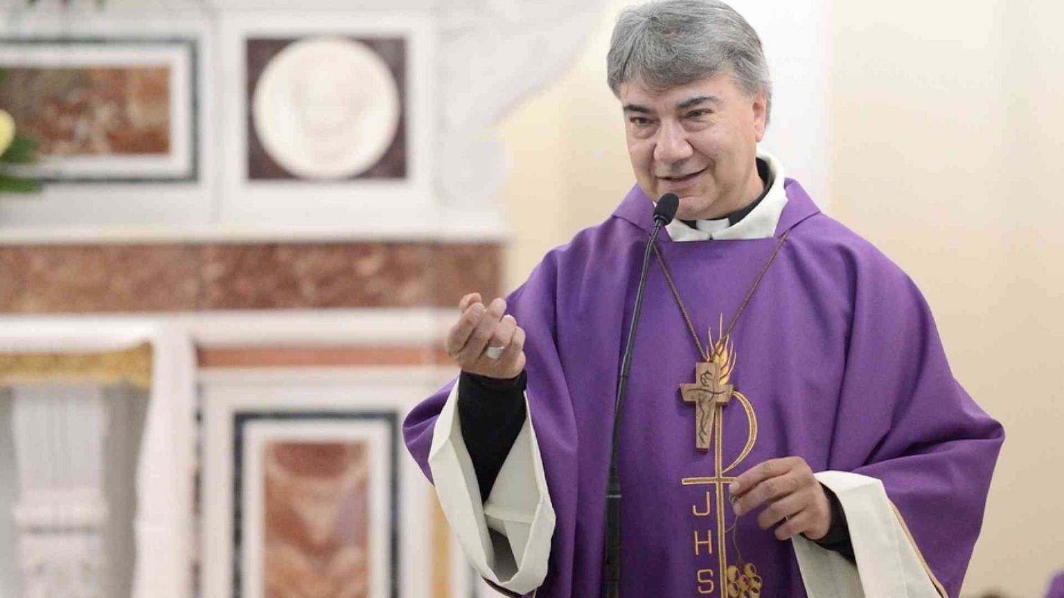 L'addio al seminarista Andrea Sorrentino. «Lui c'era per tutti»