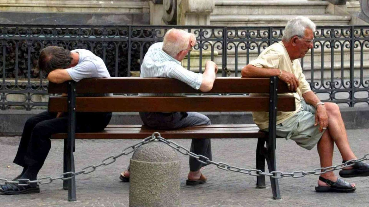 Prendersi cura degli anziani: tre sfide per l'Italia che invecchia