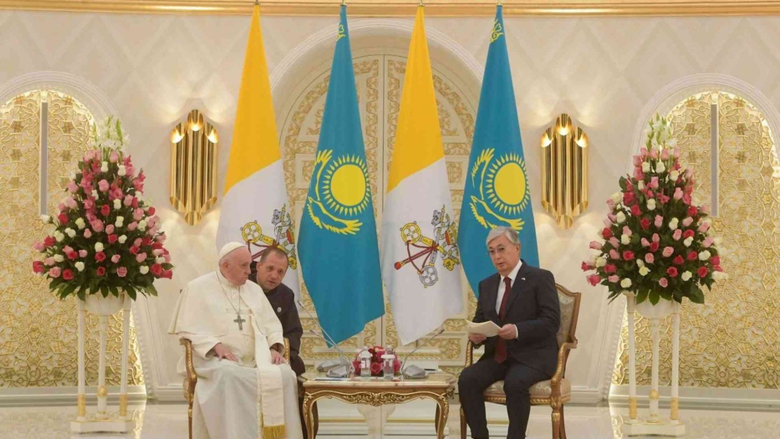 Il Papa in Kazakistan: democrazia risposta a populismi ed estremismi
