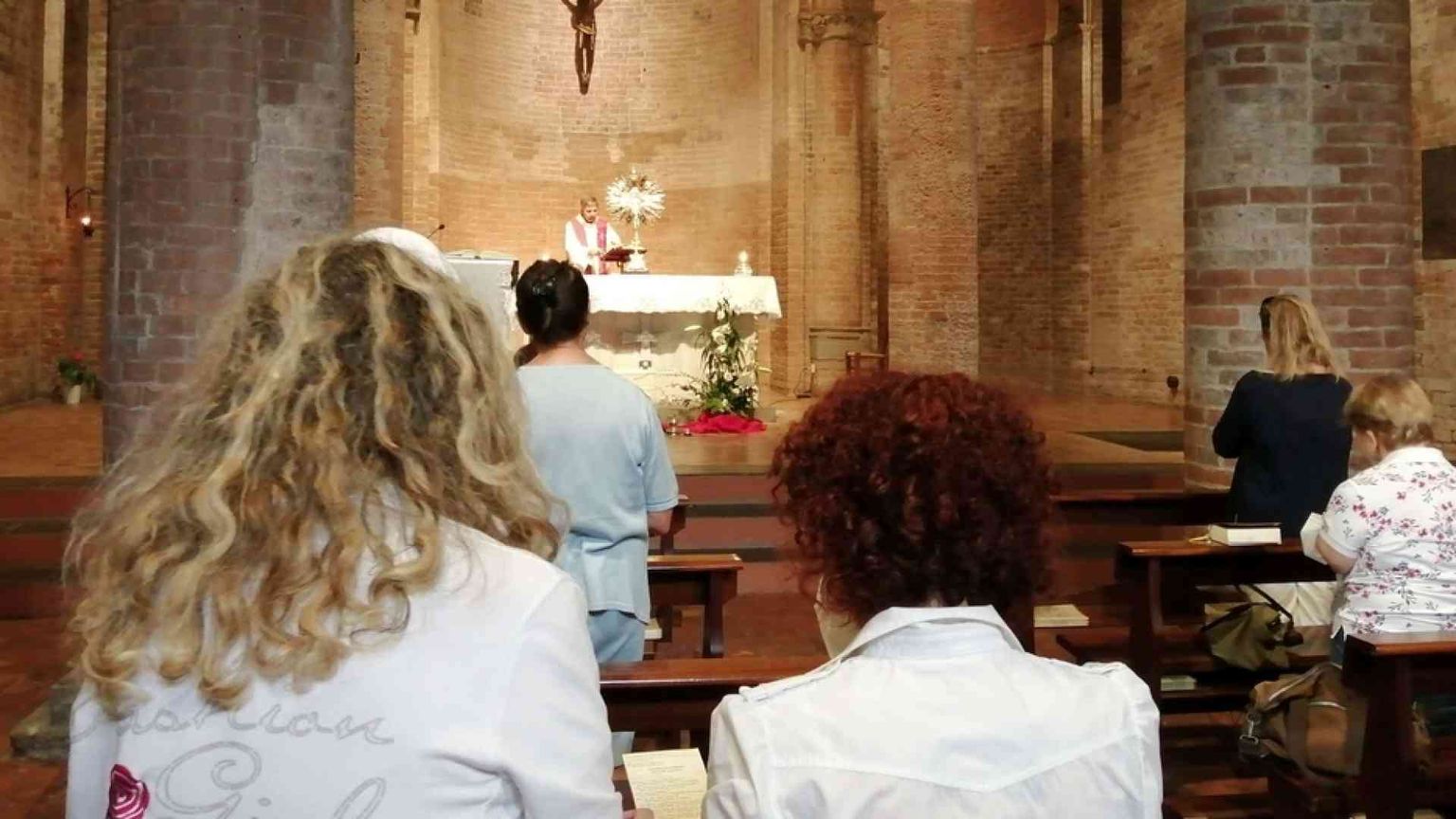 La pace si costruisce «in ginocchio». Così la preghiera ha unito l'Europa