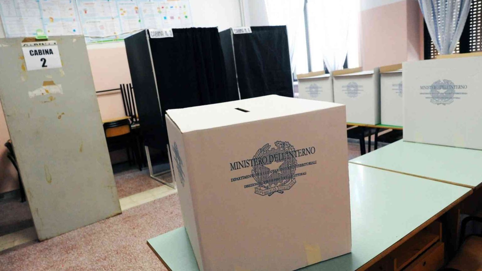 Verso il voto, i vescovi: "Dipende da noi, impegniamoci"
