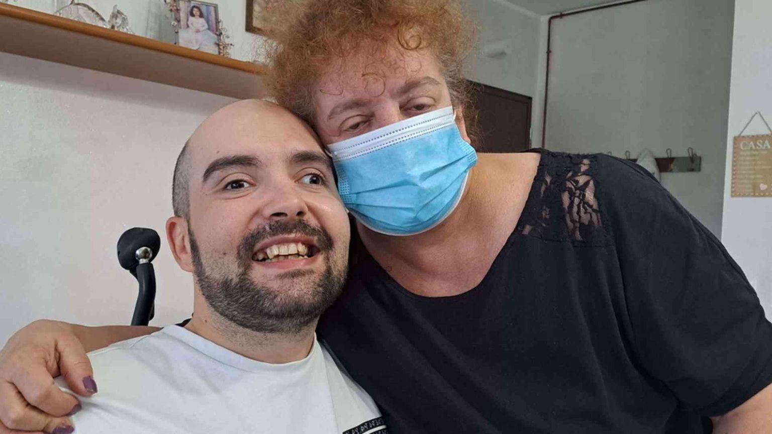 Christian, che si è risvegliato dal coma (e ora sorride)