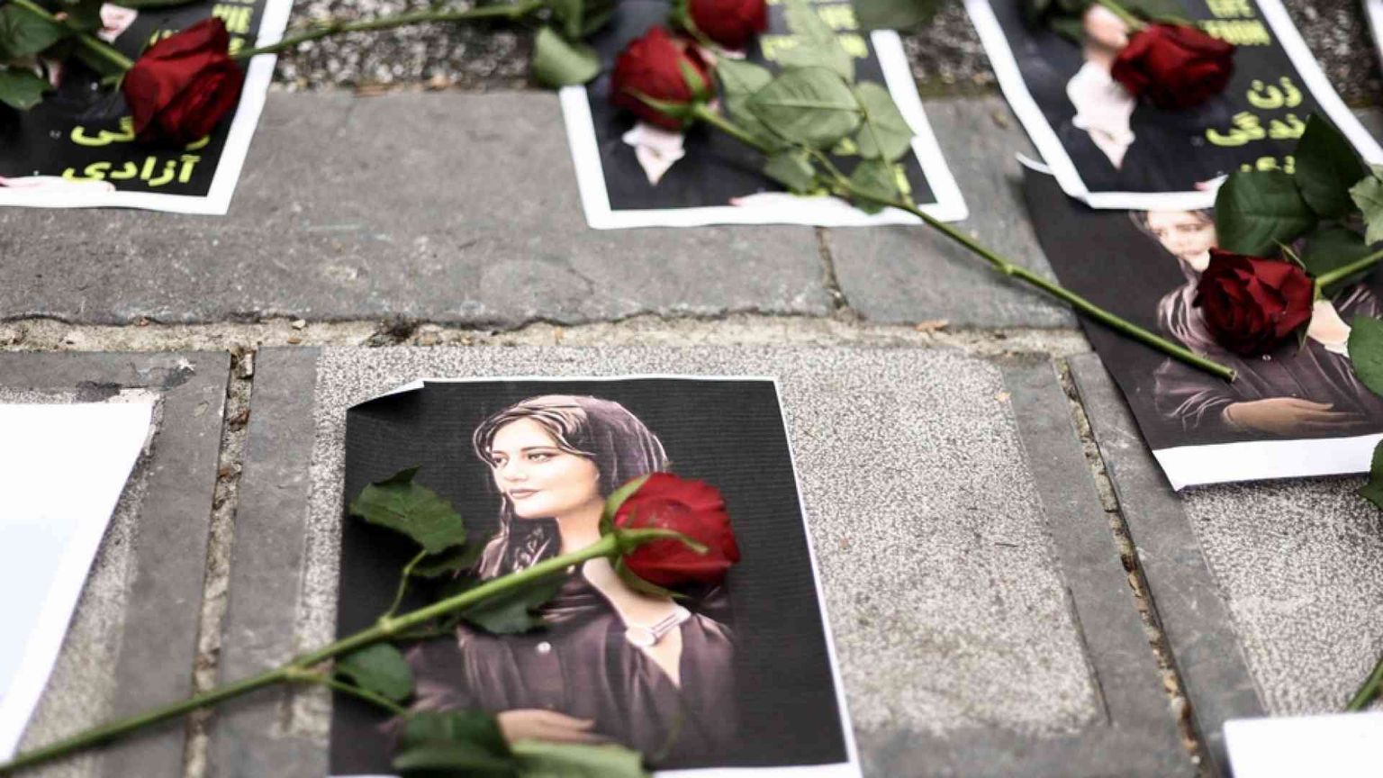 La famiglia di Mahsa Amini denuncia gli autori dell'arresto