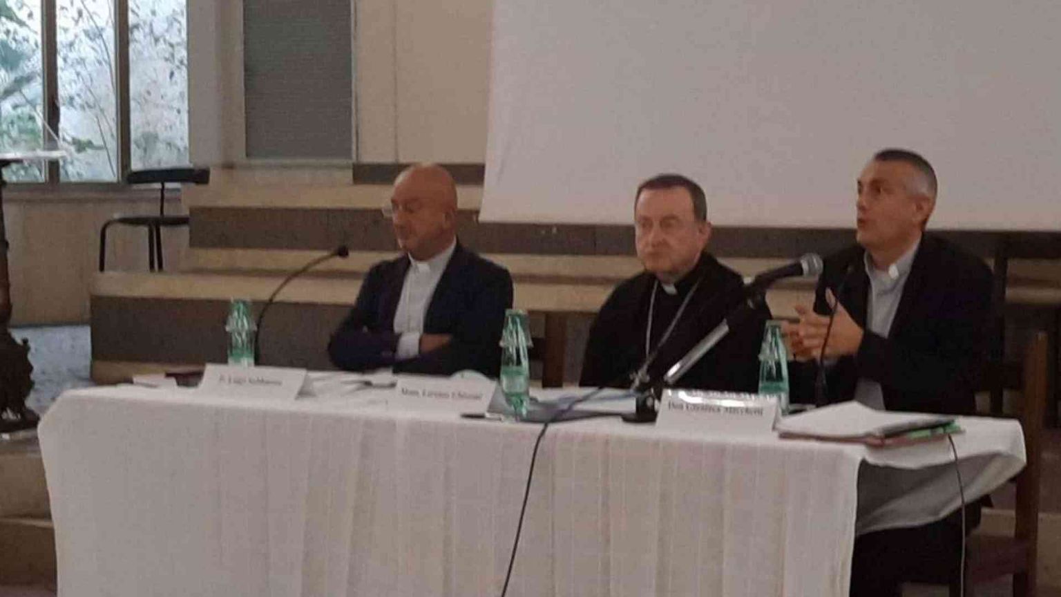 Lotta agli abusi, l'impegno della Cei: nei centri d'ascolto porte aperte a tutti