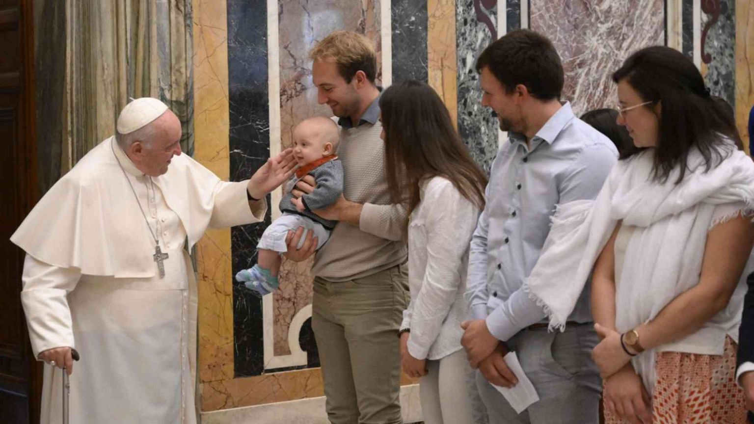 Il Papa: siate artigiani di pace, l'umanità è in grave pericolo