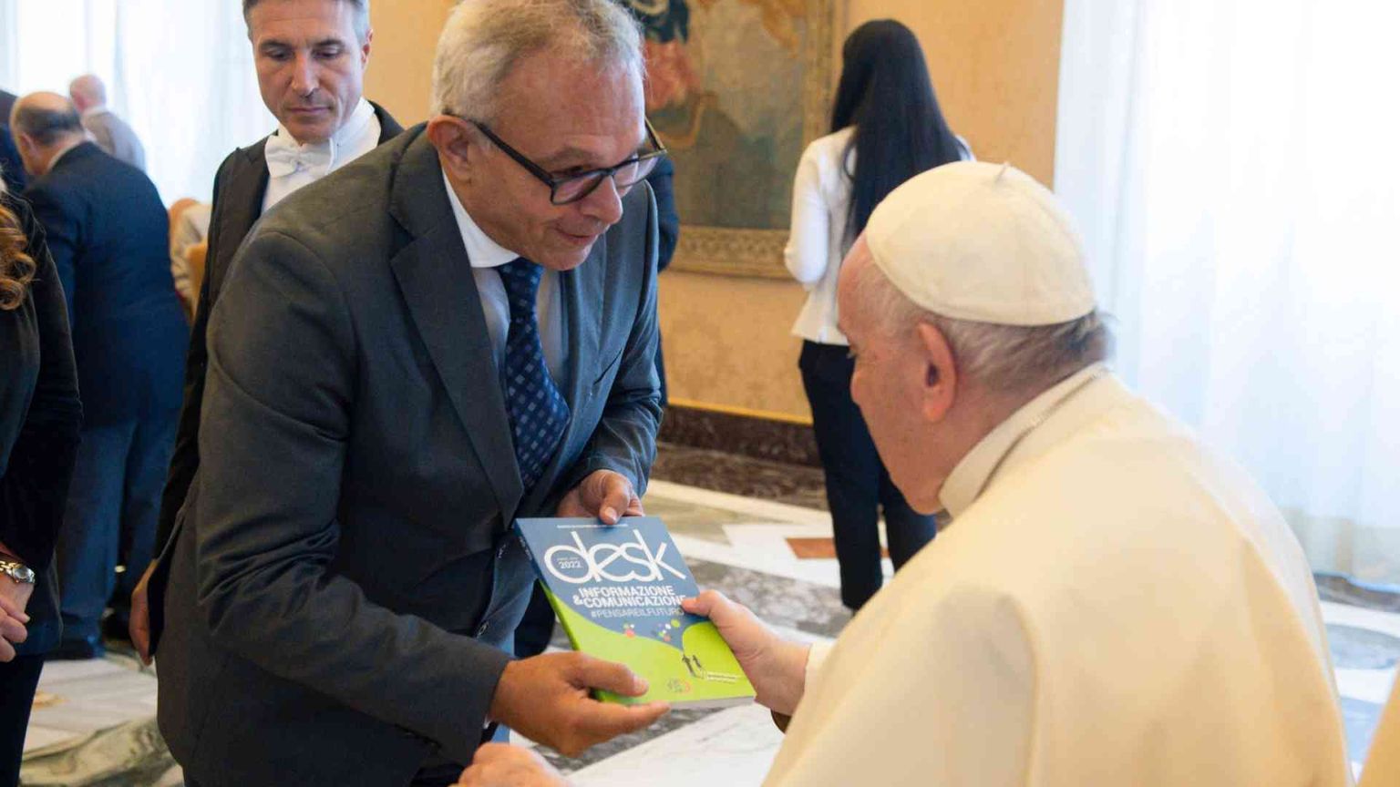 Al Papa il numero speciale della rivista Ucsi sul futuro del giornalismo