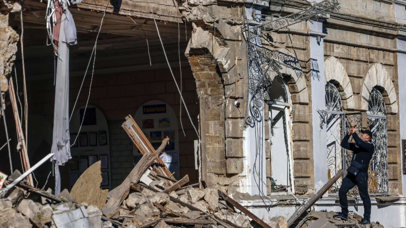 La guerra in Ucraina s'è impantanata, è ora che i due nemici lo riconoscano