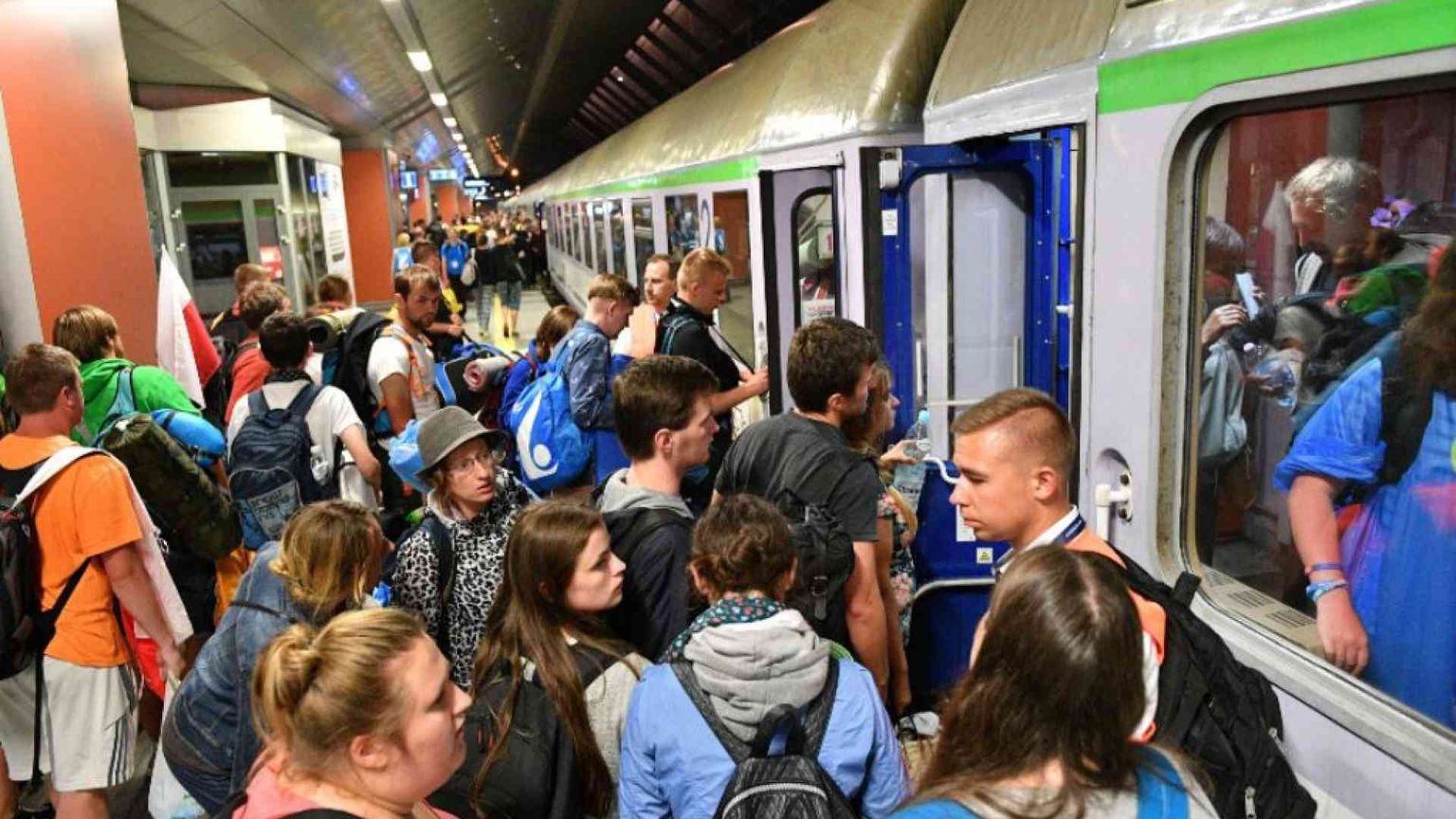 Il Covid fa crescere l'Italia dei giovani emigrati