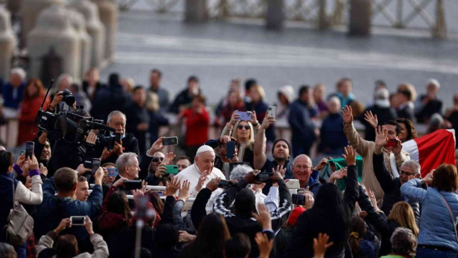 Papa Francesco: «Il dialogo è l’ossigeno della pace»