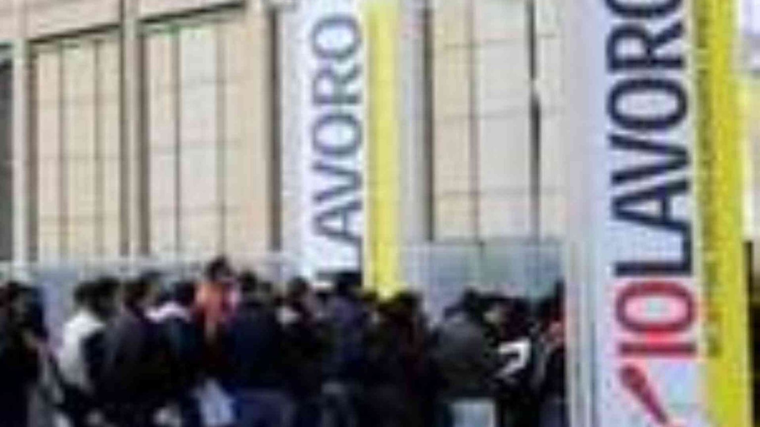 Giovani sempre più precari e sottopagati