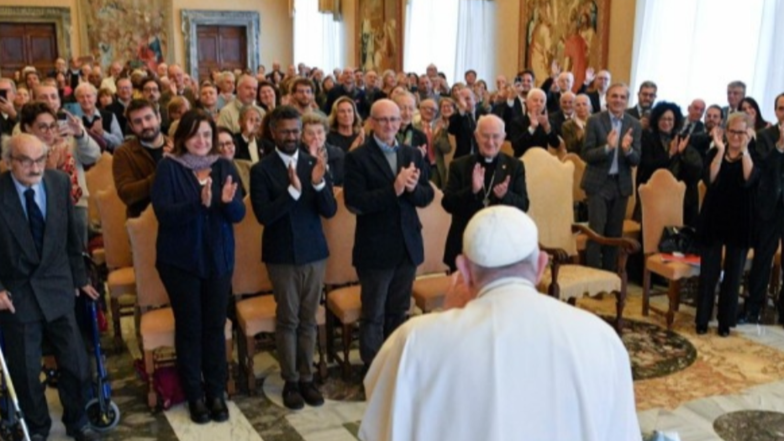 Migrazioni, il Papa: in tanti muoiono mentre si discute del loro destino