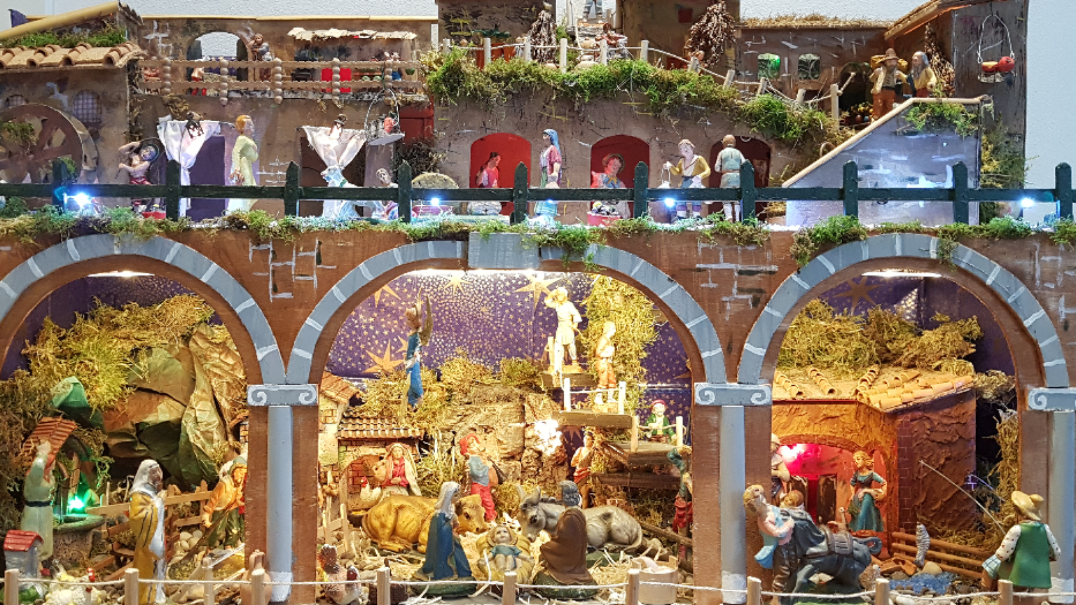 Davanti al presepe "mirabile segno" una gioia nuova, mai provata prima